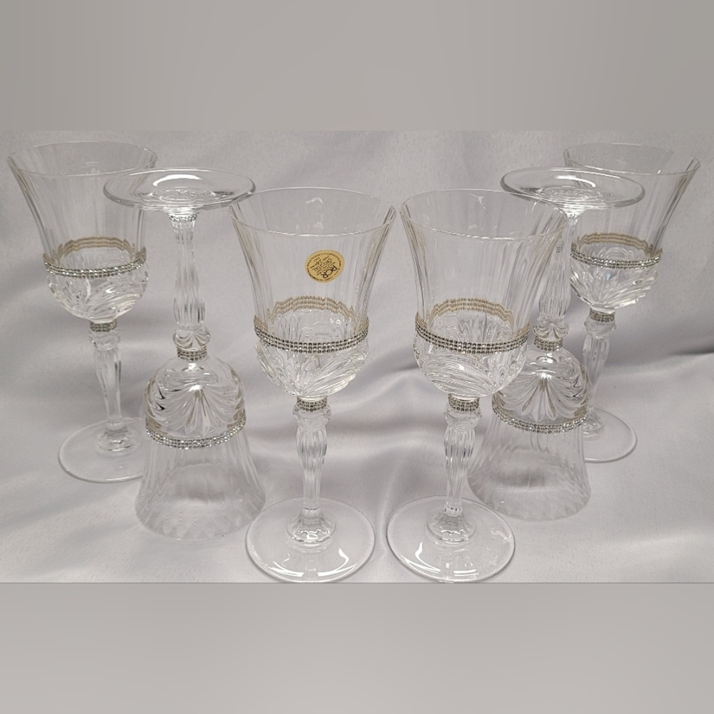 Elegant Crystal Wine Glass Set